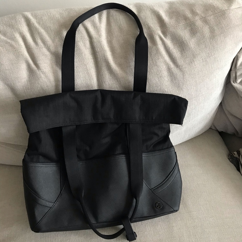 Lululemon bag